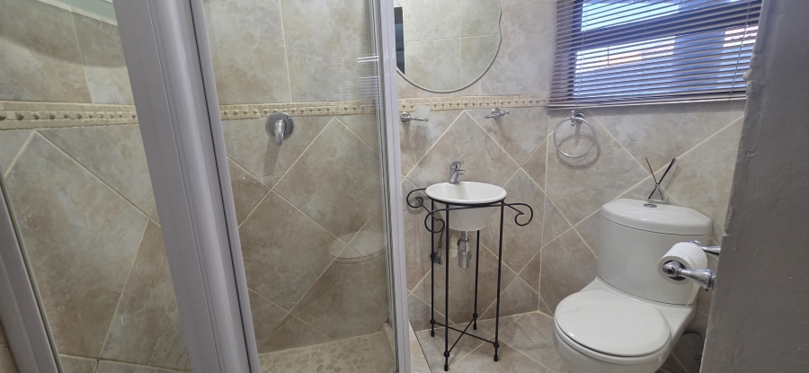 5 Bedroom Property for Sale in Roylglen Gardens Northern Cape